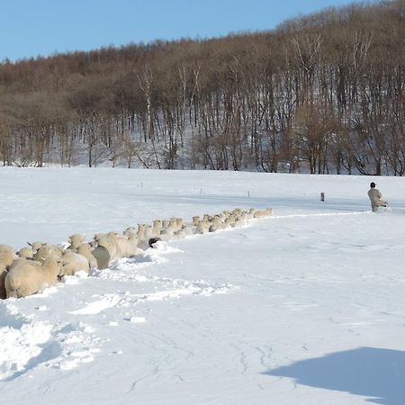 Вилла Yorkshire Farm Shintoku Экстерьер фото